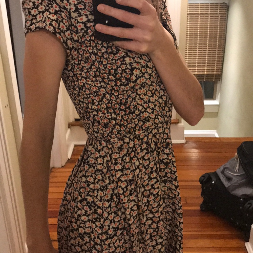 Dress - Picture 2 of 4